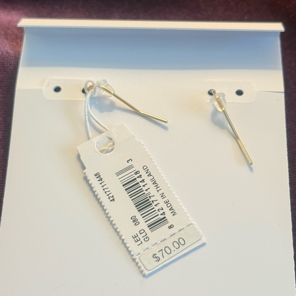 NWT Kendra Scott earrings - Picture 2 of 3